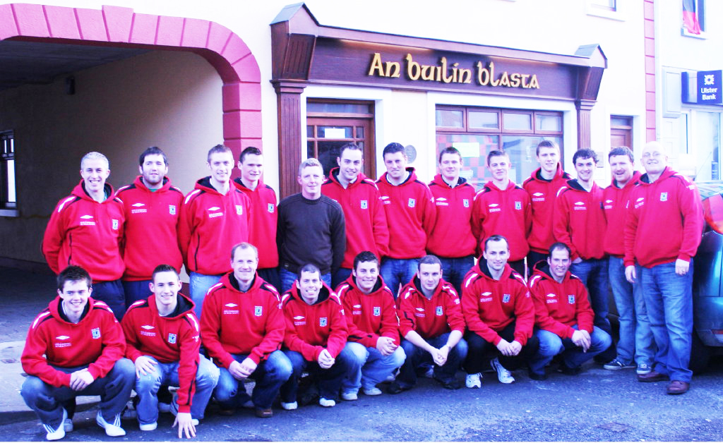 Iorras Aontaithe with their new Umbro hoodys